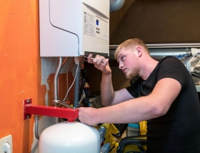 Wij sluiten de rookgasafvoeren aan conform ROGAFA voorschriften