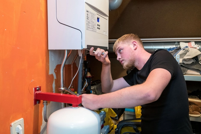 Wij sluiten de rookgasafvoeren aan conform ROGAFA voorschriften